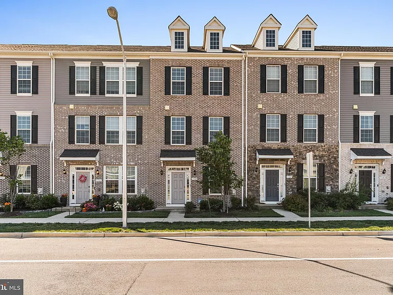 7709 Presidential Pkwy — Photo 2