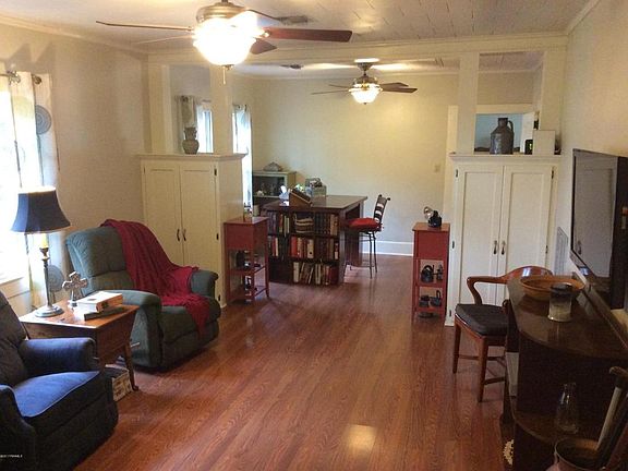 2nd image of 320 Front St