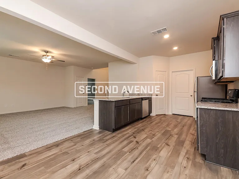 841 Serena Dr — Photo 4