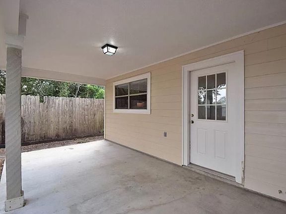 4th image of 504 Texas St Unit B