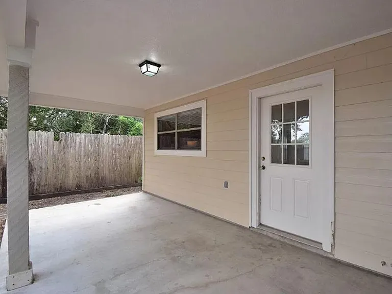 504 Texas St #B — Photo 4