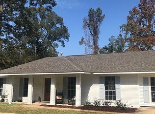 9601 Fairway Dr, Denham Springs, LA 70726