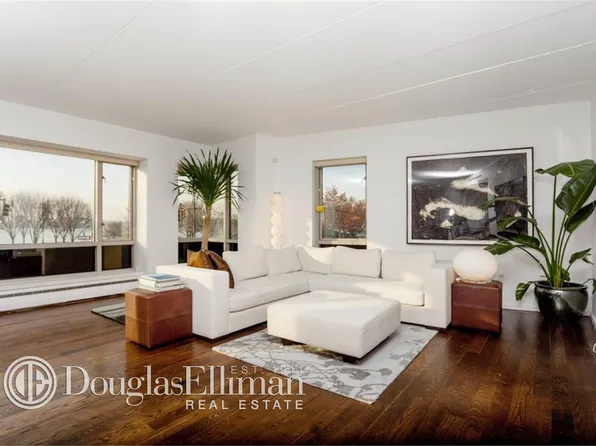 374 West 11th Street image 1 of 11