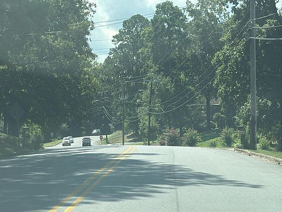 4th image of 111 Coker Dr SW