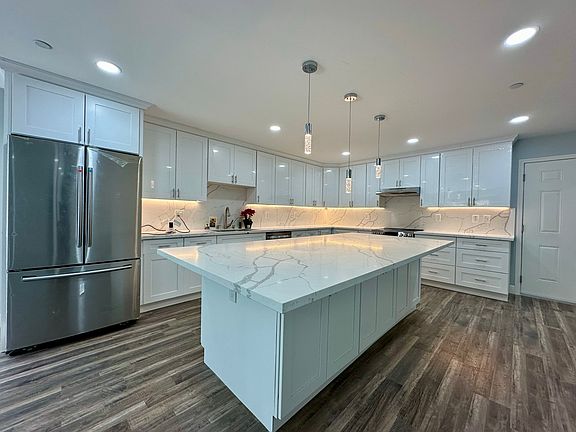 3rd image of 1603 Pecan Ct