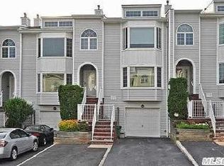 24217 Oak Park Dr, Douglaston, NY 11362