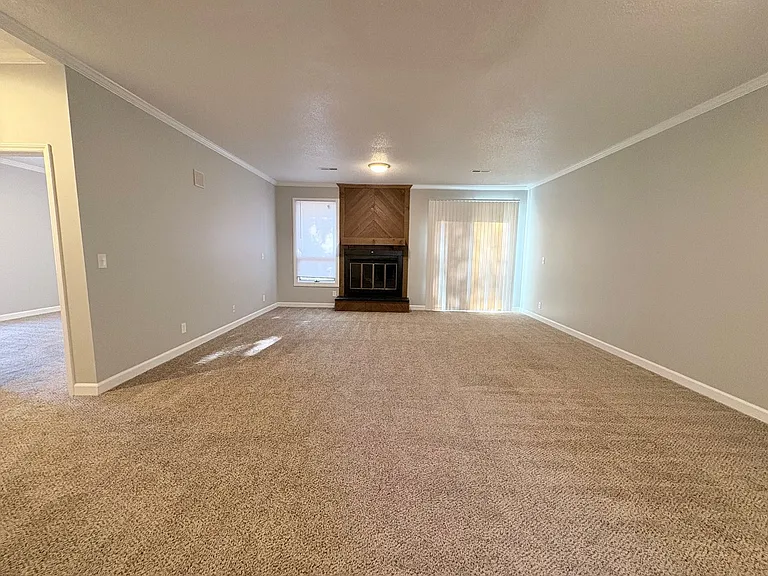 208 Forest View Ct — Photo 6