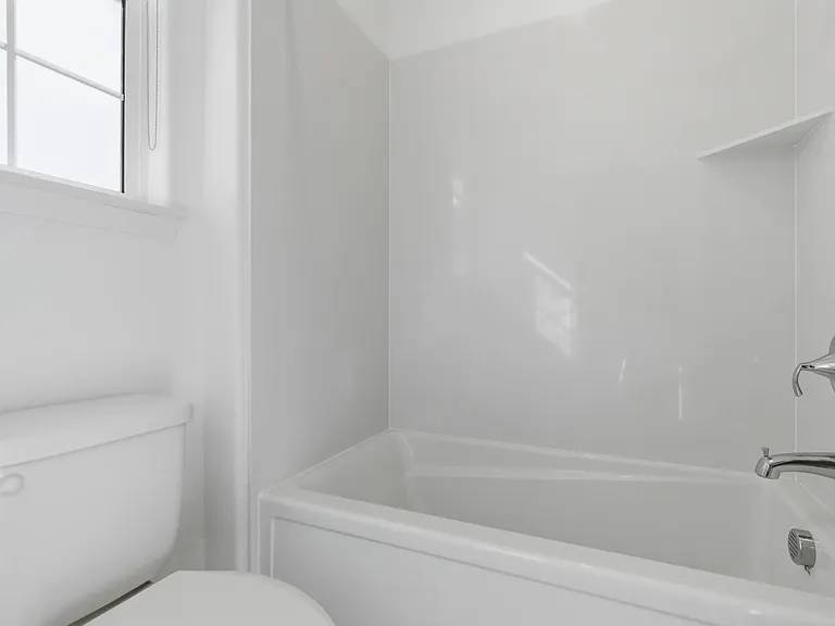 1582 Levy St — Photo 3