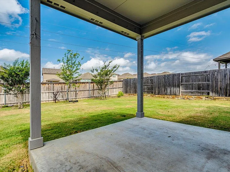 133 Papaya Dr — Photo 4