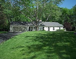 1st image of 105 Holly Ln