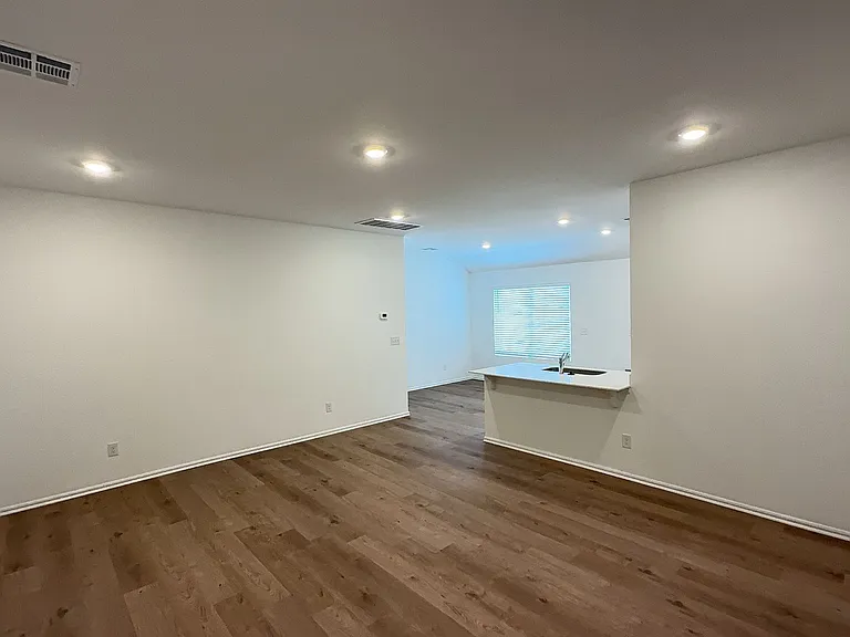 4004 Dutch Ln — Photo 3