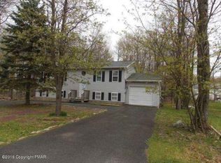 3820 Norfolk Rd, Tobyhanna, PA 18466