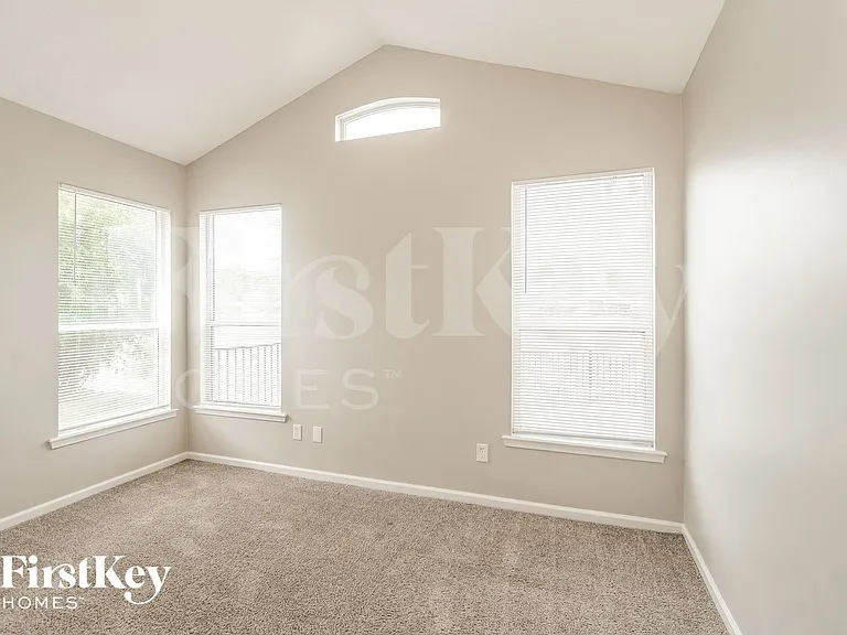 1528 Walnut Creek Dr — Photo 11