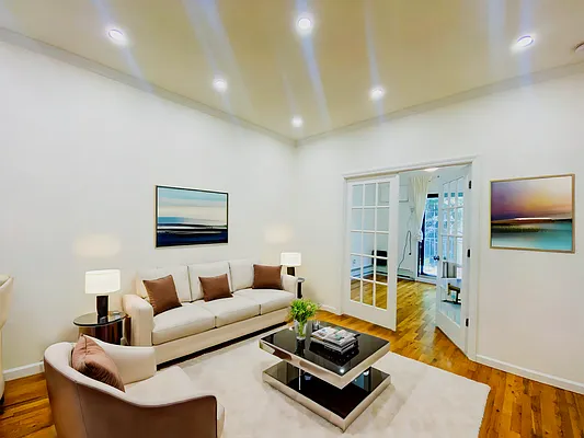 Rented by Mae Equities | media 16