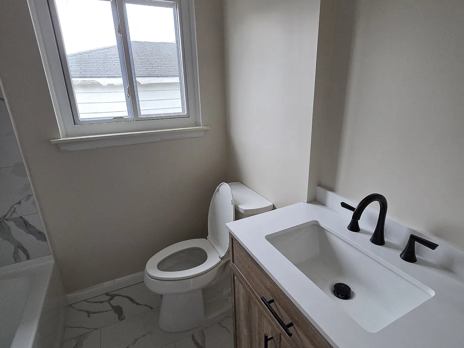3 bed, 1577 sqft, $2,400 — Photo 4