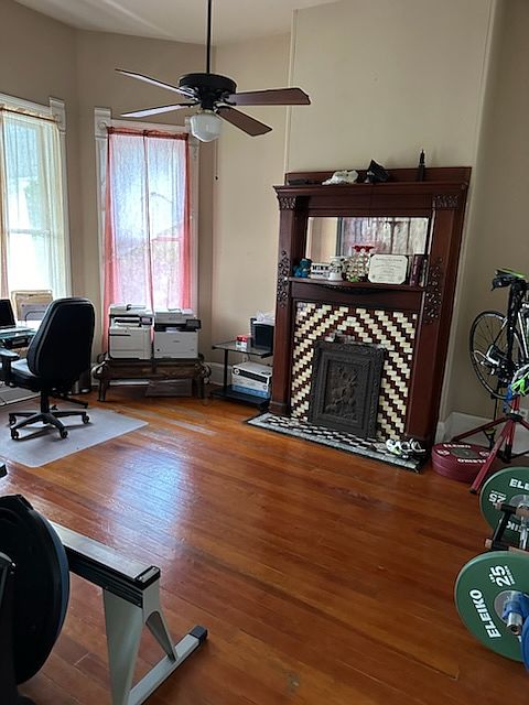 2nd image of 2501 Northglen St Unit 1