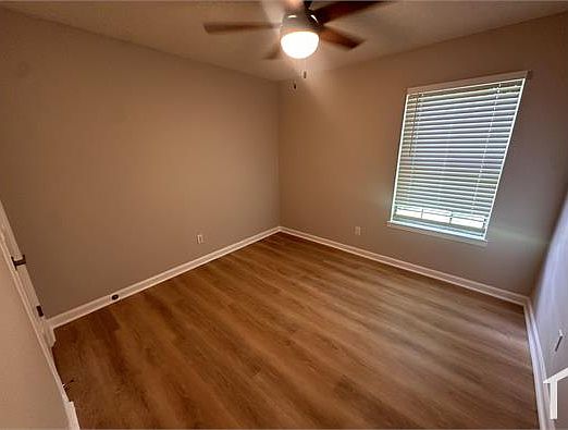 5th image of 3560 Christine Rd