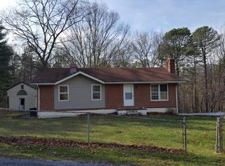 4716 Green Acres Dr, Salem, VA 24153