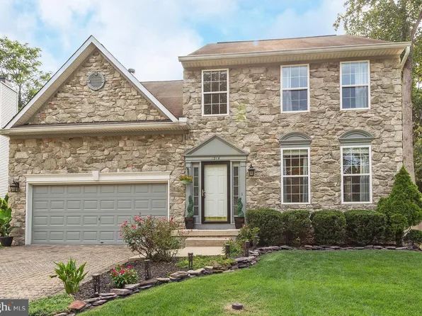 1214 Mariners Cove Ln, Pasadena, MD 21122