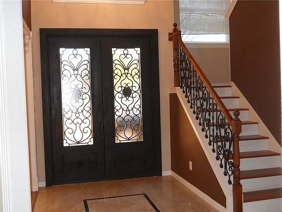 3rd image of 2301 Wilmette Dr