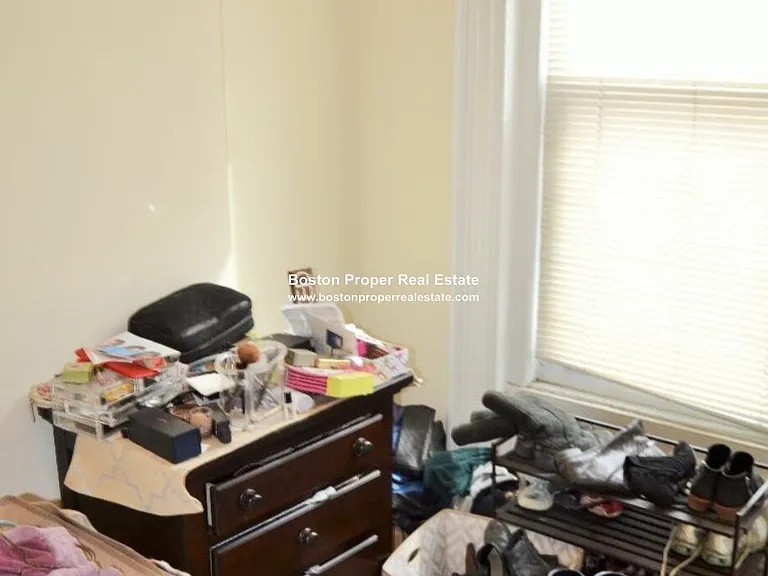 225 Newbury St #5F — Photo 4