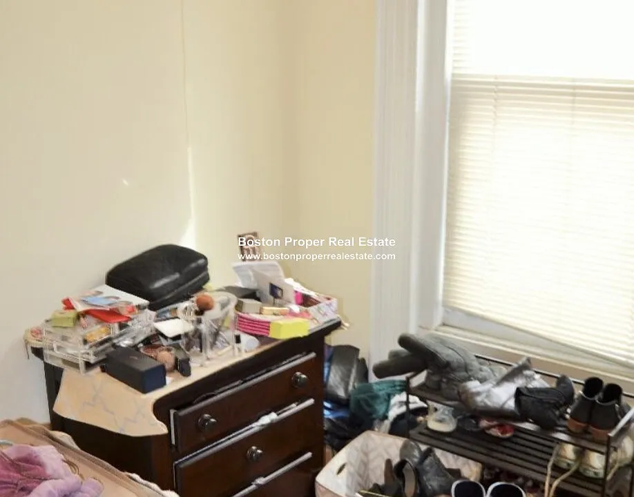 225 Newbury St #3F