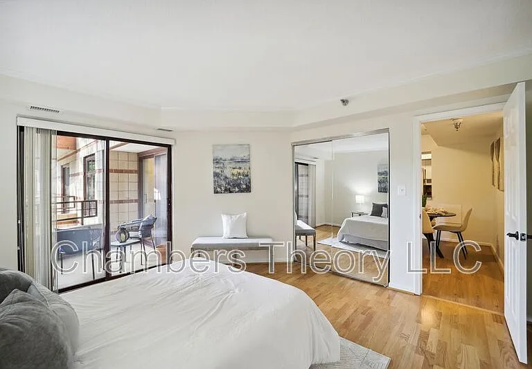 2400 Clarendon Blvd #201 — Photo 10