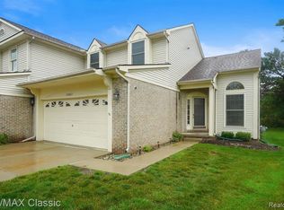 24267 Weathervane Ct, Novi, MI 48374