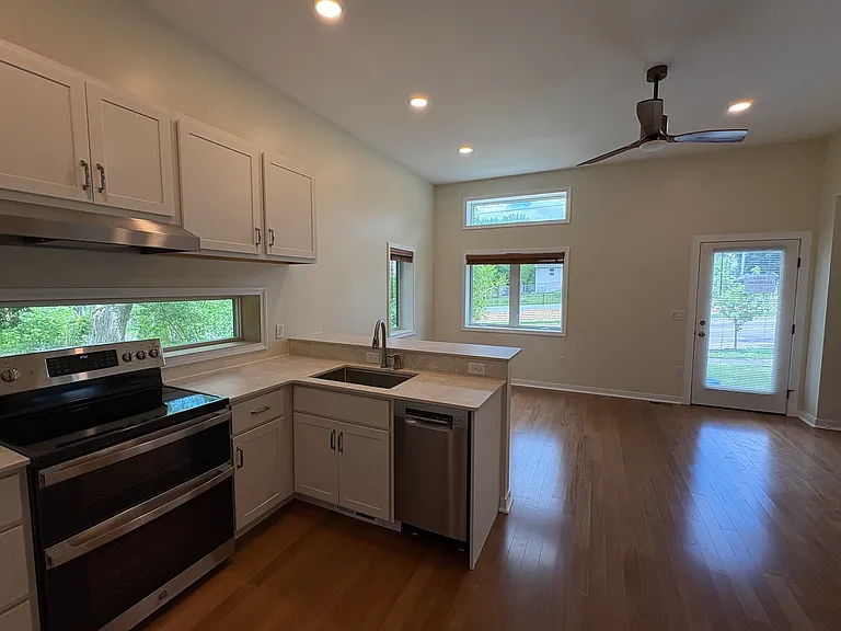4403 Buckeye Rd — Photo 4