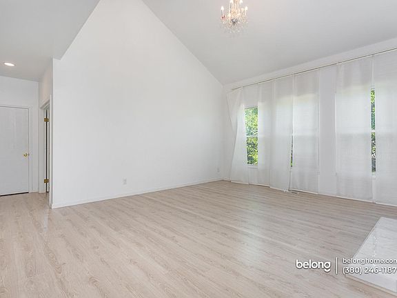 3rd image of 662 Cherry Hill Dr