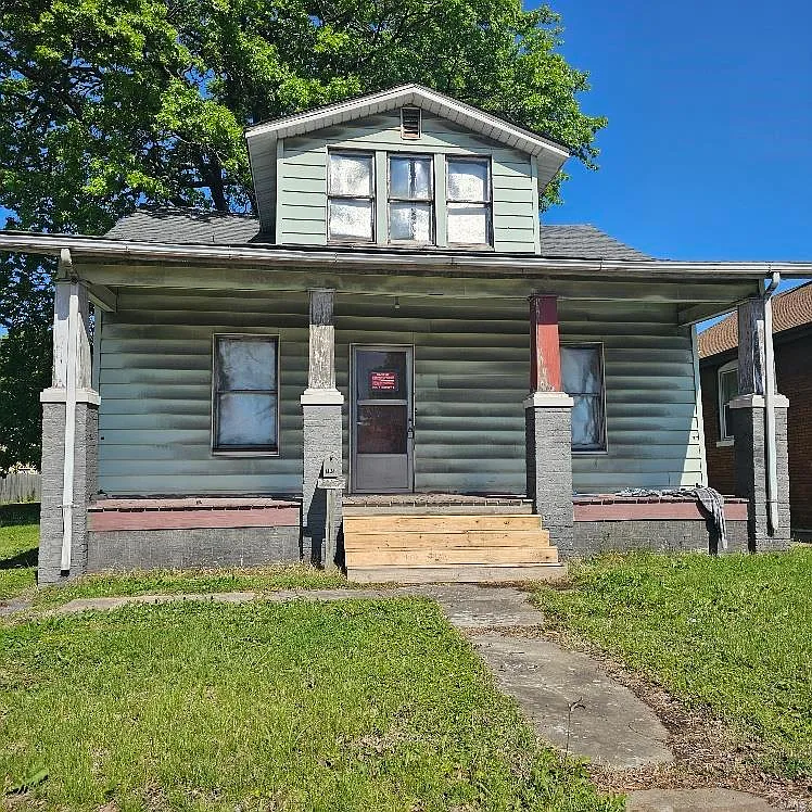 2557 Madison Ave photo 1