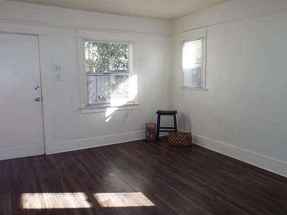 1st image of 375 W 13th St