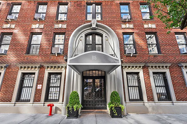 Rented by Corcoran | media 74