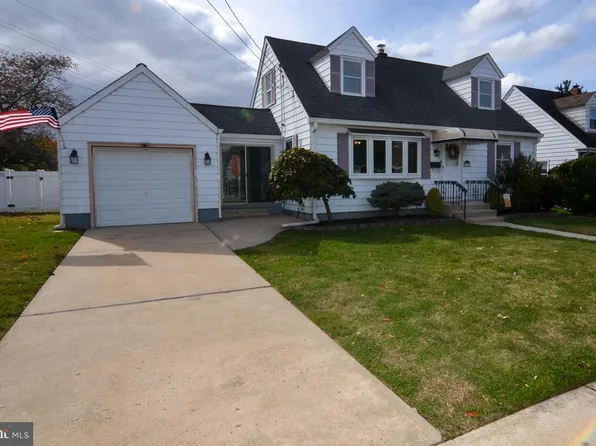 949 Schiller Ave, Hamilton, NJ 08610