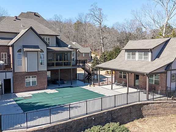 3rd image of 8233 Carrington Dr