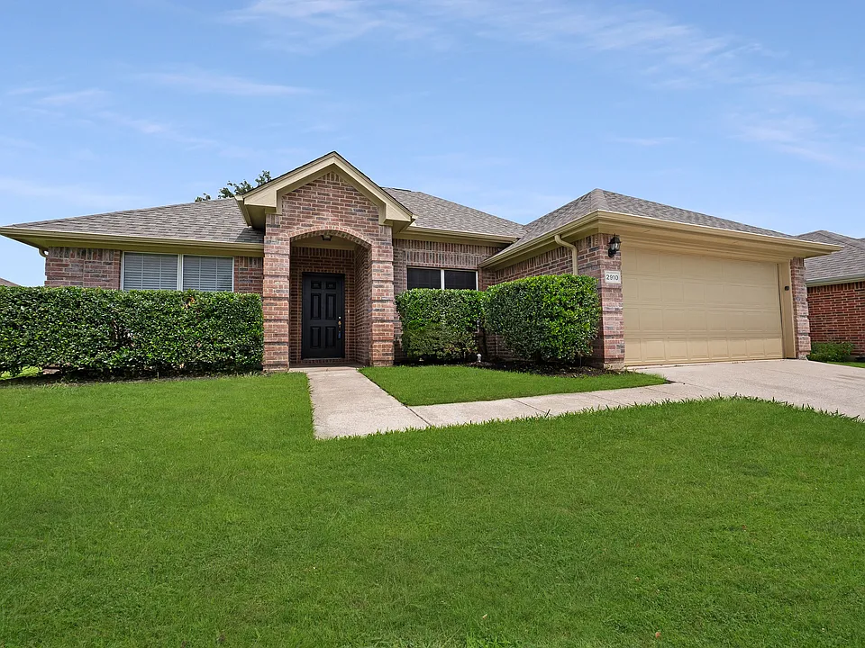 2910 Chisholm Trl