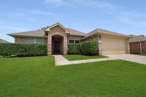 2910 Chisolm Trl Photo 1