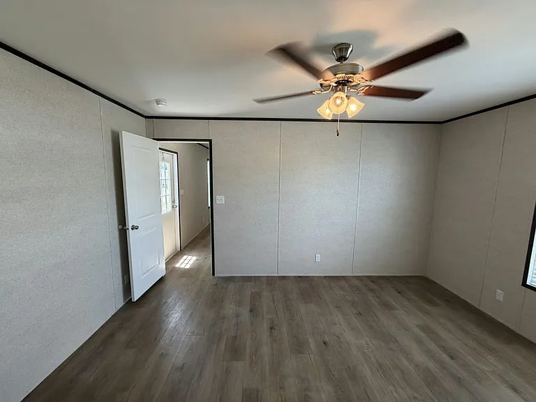131 Lakeside Garden Cir #131 — Photo 20
