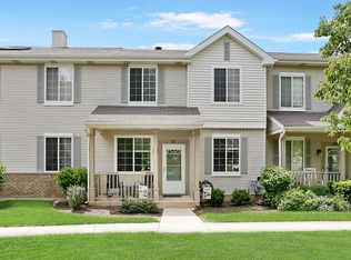 31 Freesia Dr, Romeoville, IL 60446