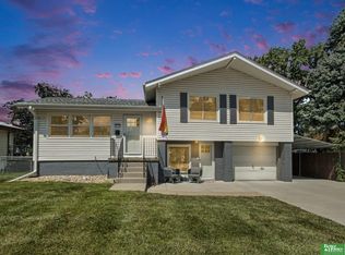 822 Tipperary Dr, Papillion, NE 68046