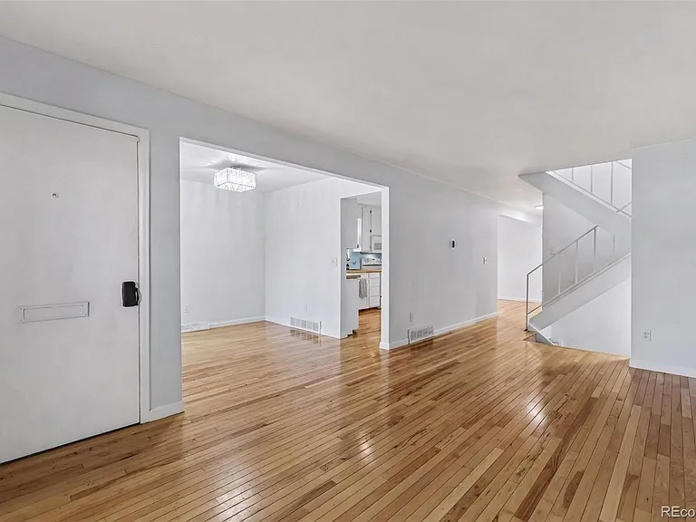 9472 W Utah Pl — Photo 7