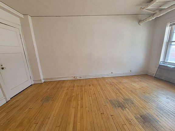 5th image of 1303 N Cass St #103