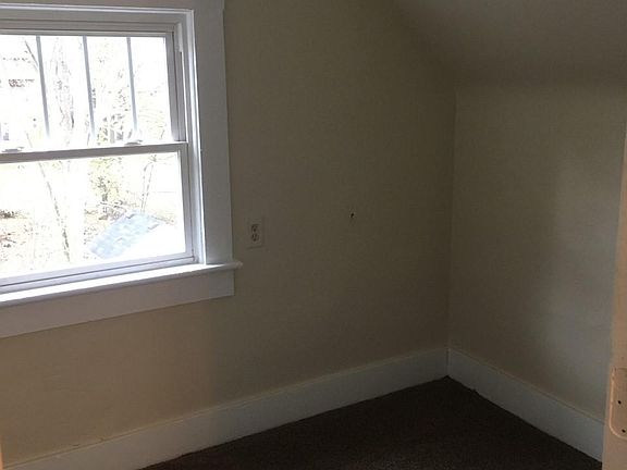 5th image of 333 Crestwood Ave
