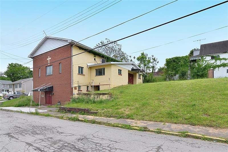 2nd image of 118 Burton Ave