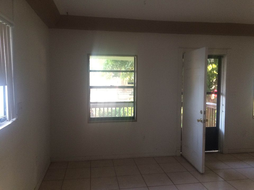 1st image of 1137 Holden Ave