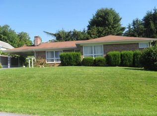 313 Ridgeway Dr, Bluefield, VA 24605