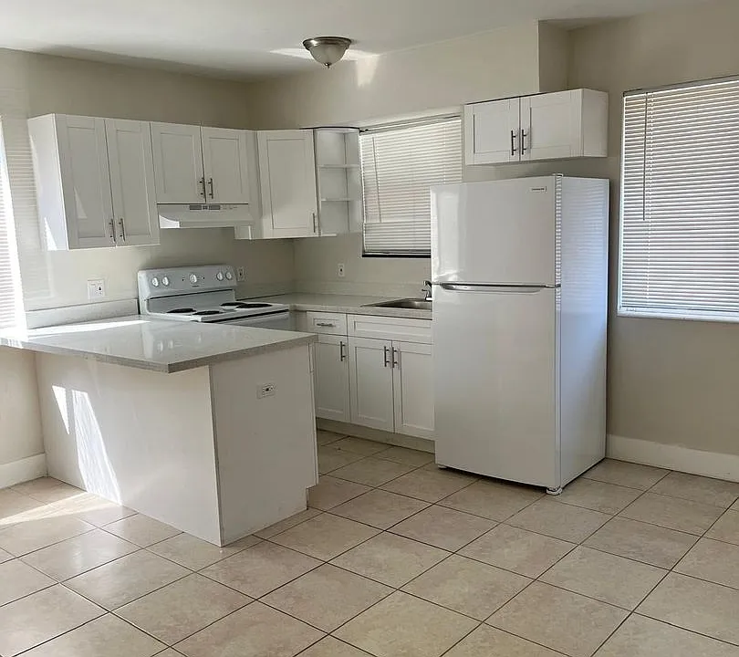 609 SW 20th Ter