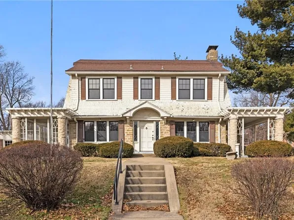 5900 Brookside Blvd, Kansas City, MO 64113