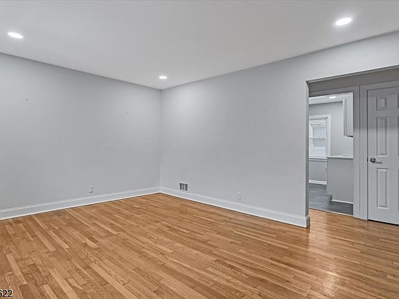 3rd image of 603 Terrill Rd