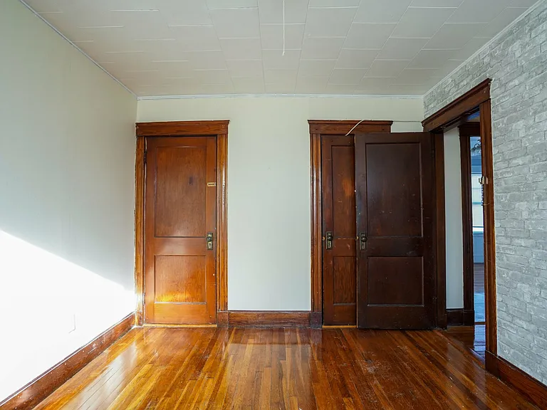 98 Beechcroft St #2 — Photo 10